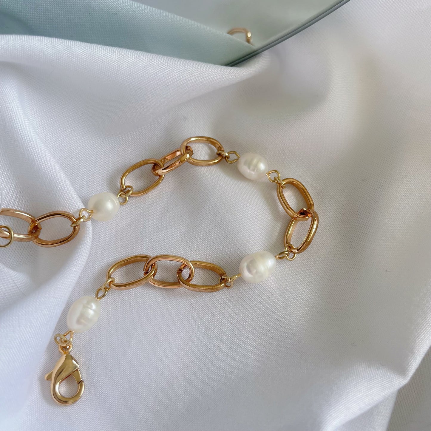 SIMPLE BRACELET