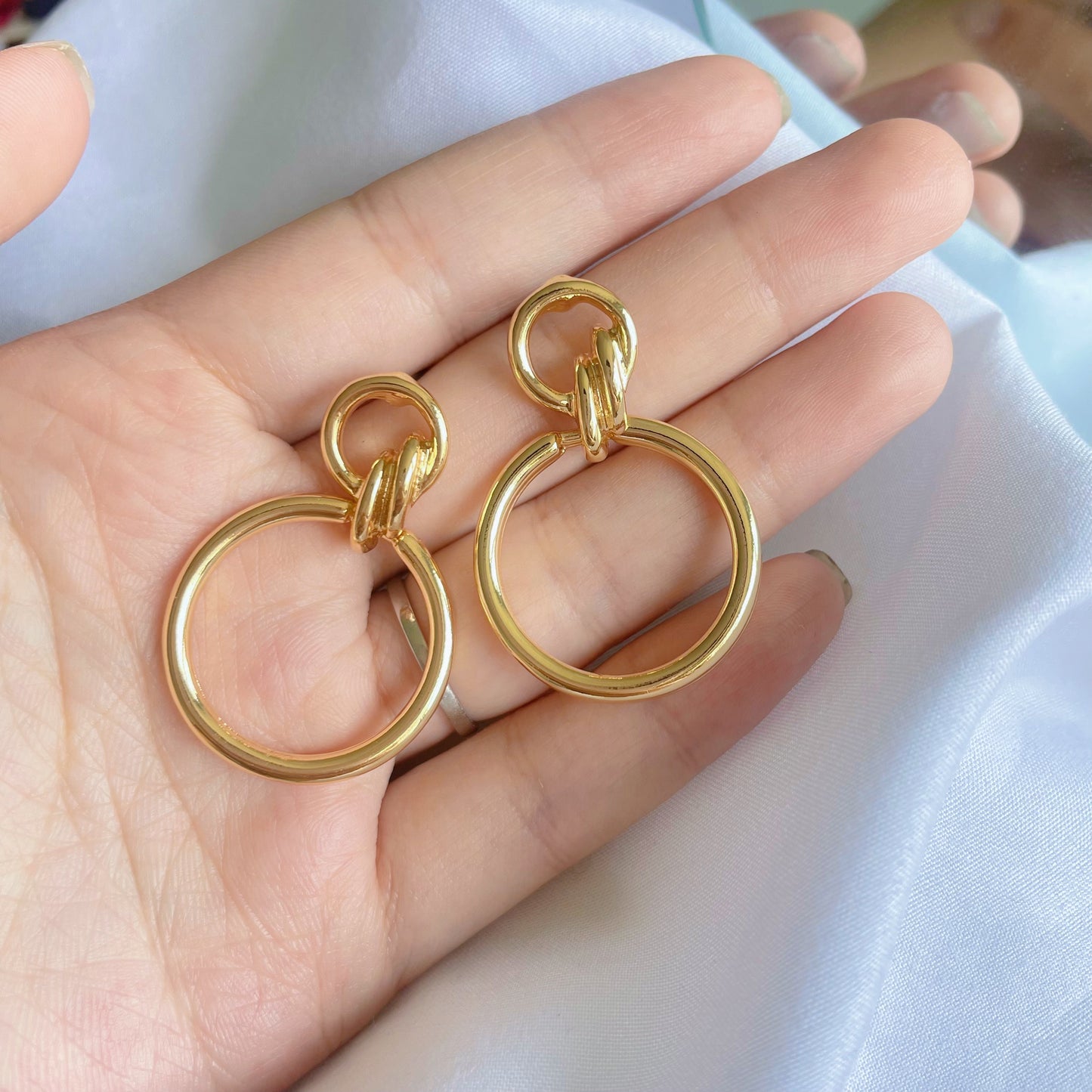 CIRCLE EARRING