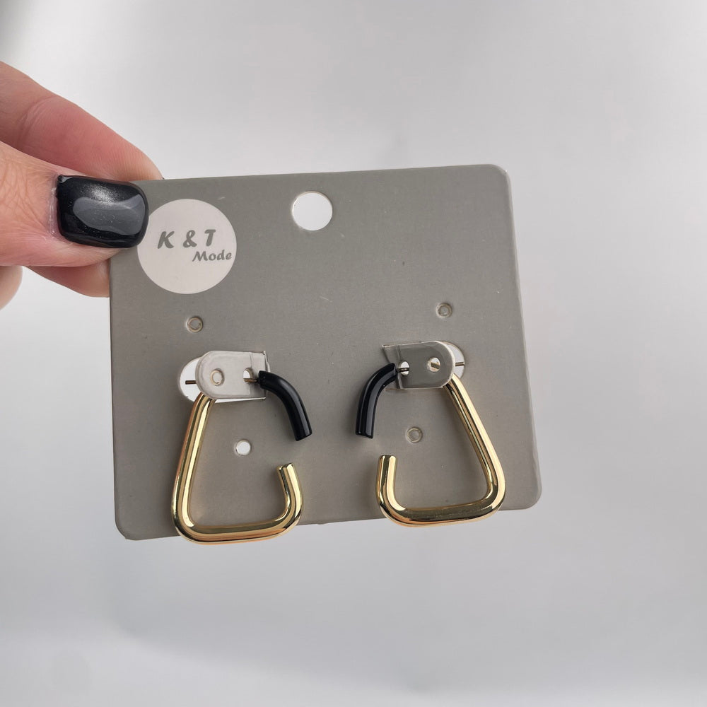 SIMPLE EARRINGS