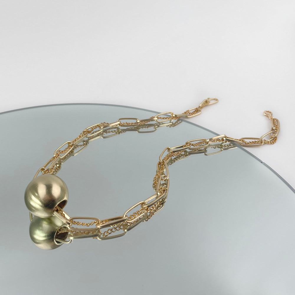 GOLD STATEMENT NECKLACE