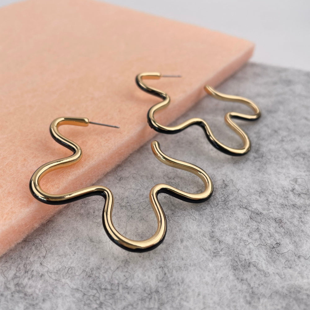 LINE EARRINGS