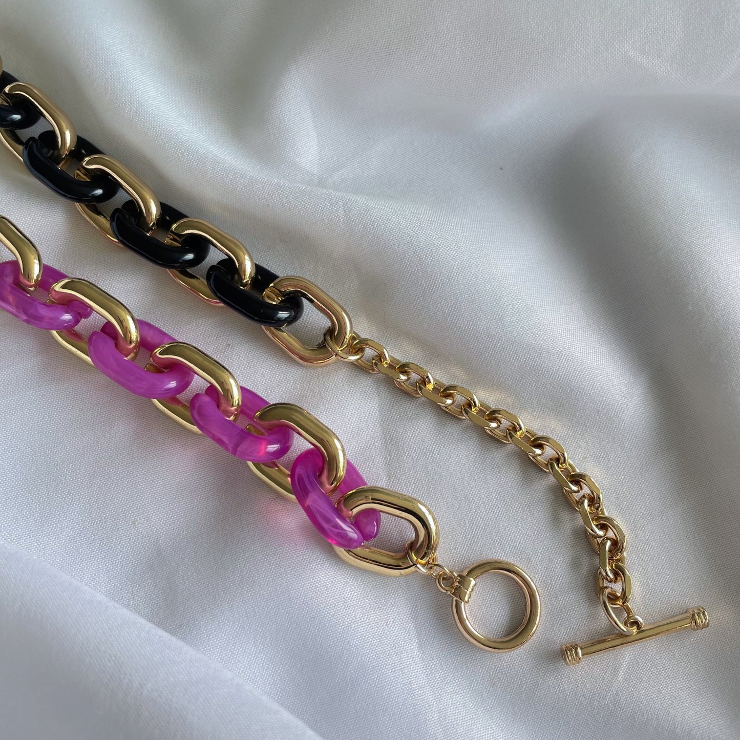 ACRYLIC CHAIN BRACELET