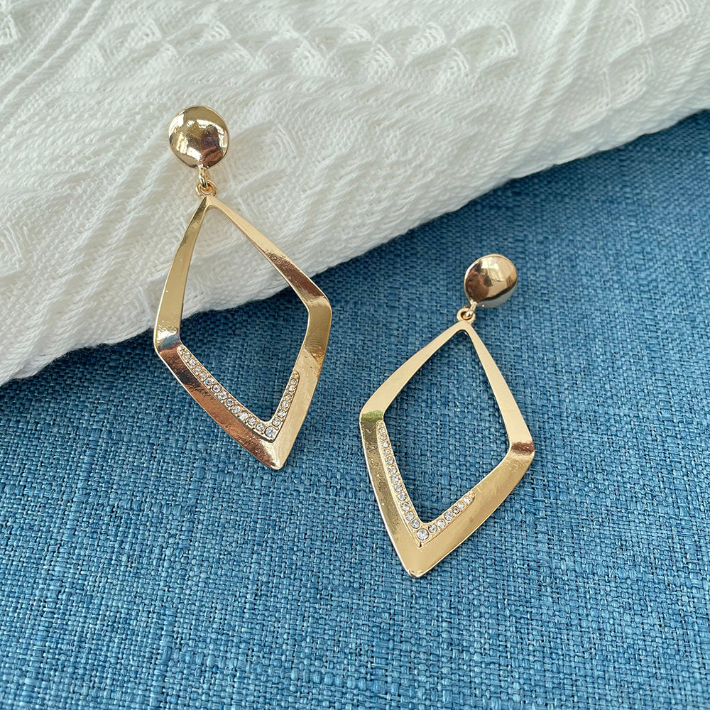 GEOMETRIC PENDANT EARRINGS