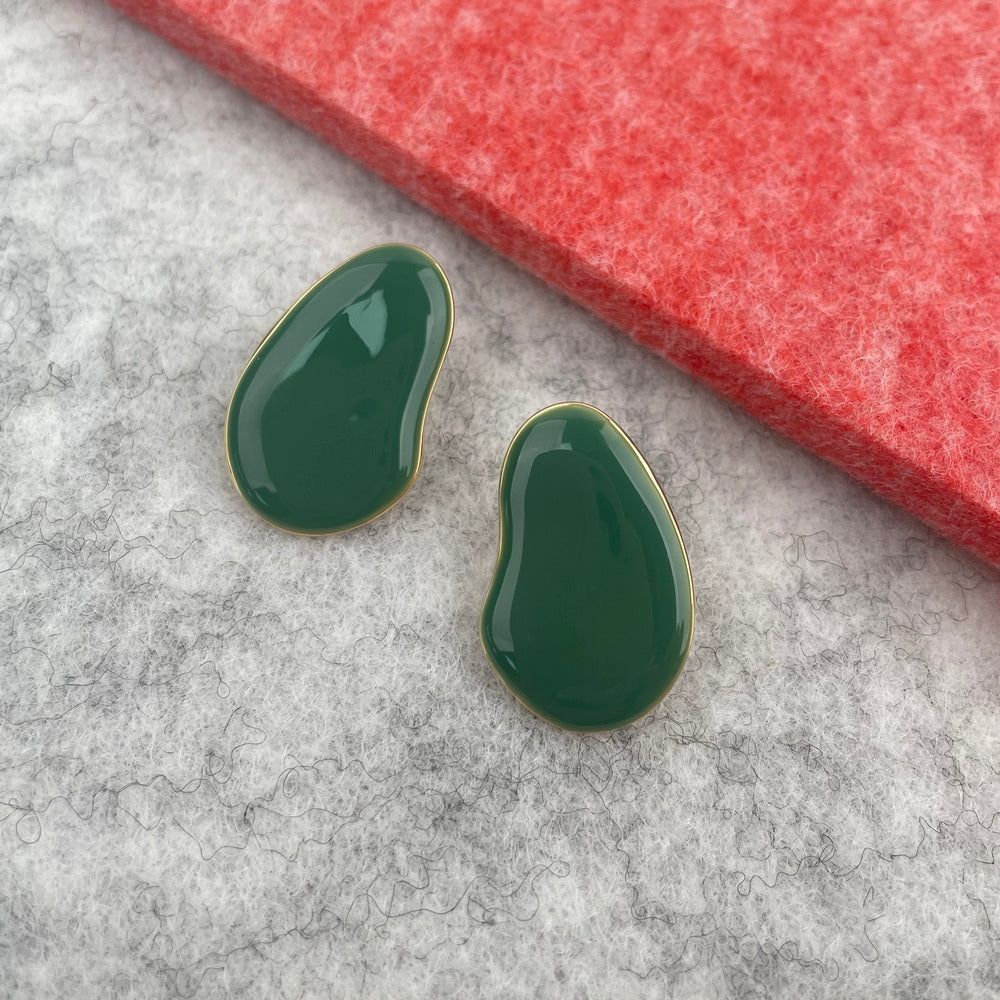 SIMPLE GREEN EARRINGS