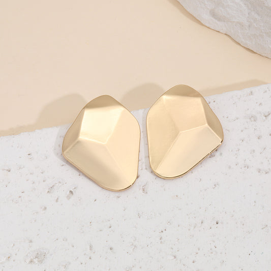 FASHION STUD EARRING