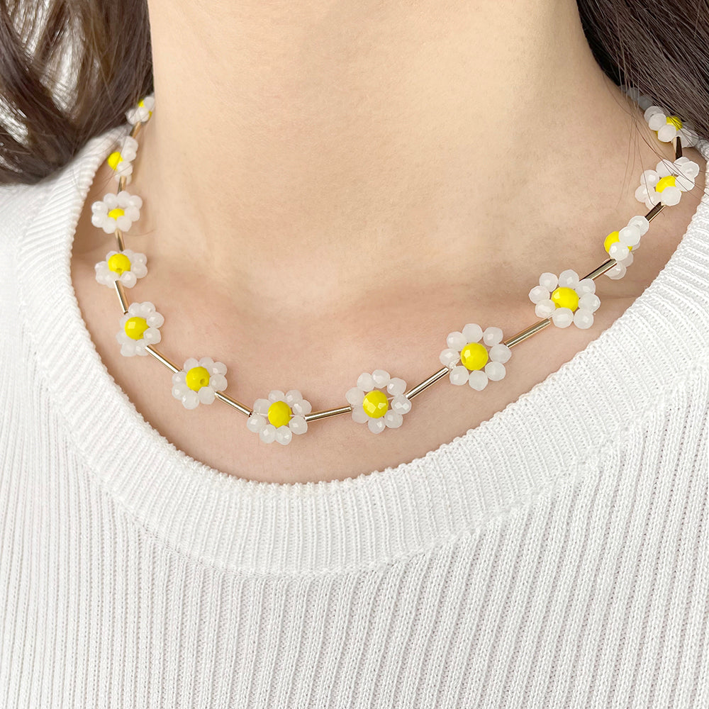 DELICATE DAISY NECKLACE