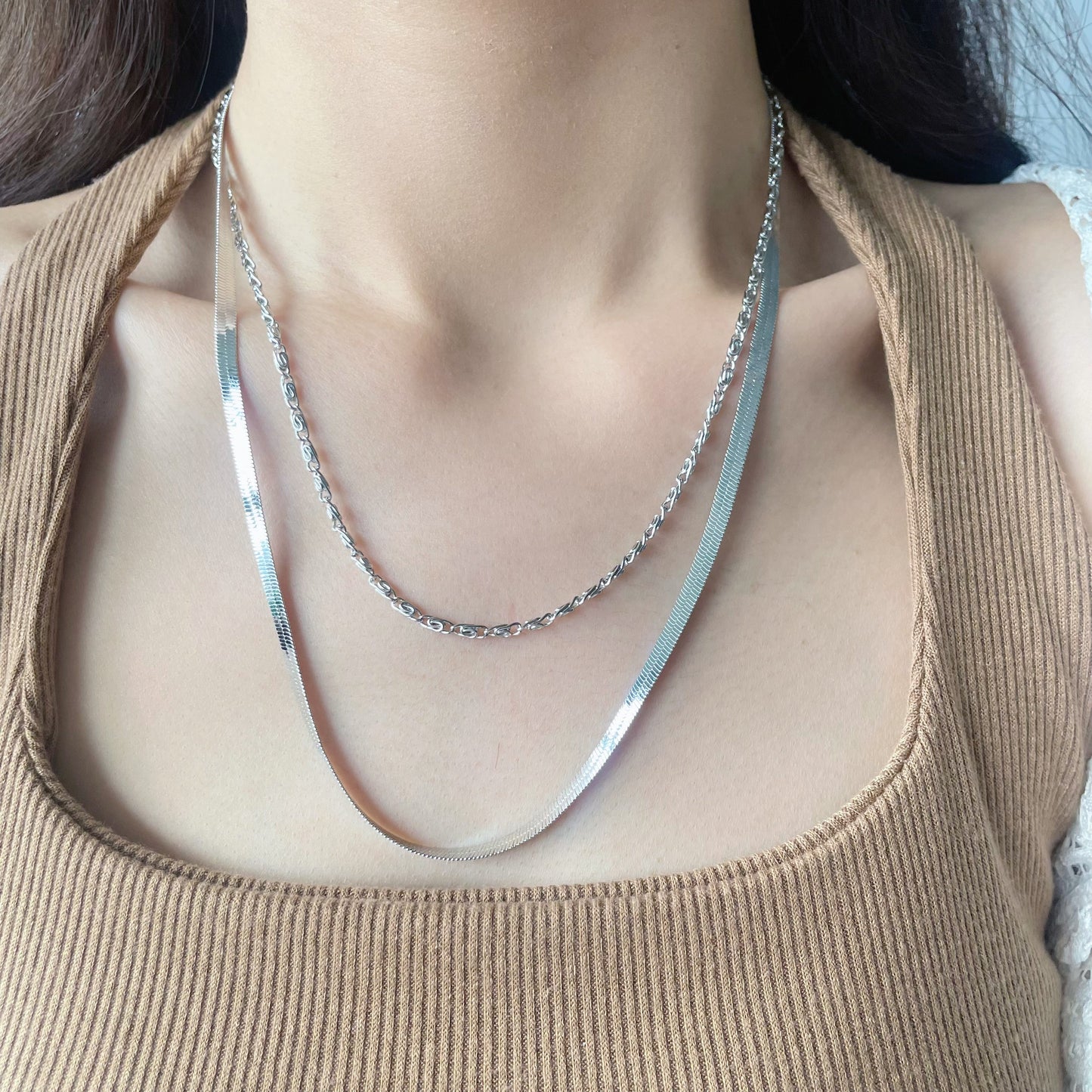 SIMPLE SILVER NECKLACE