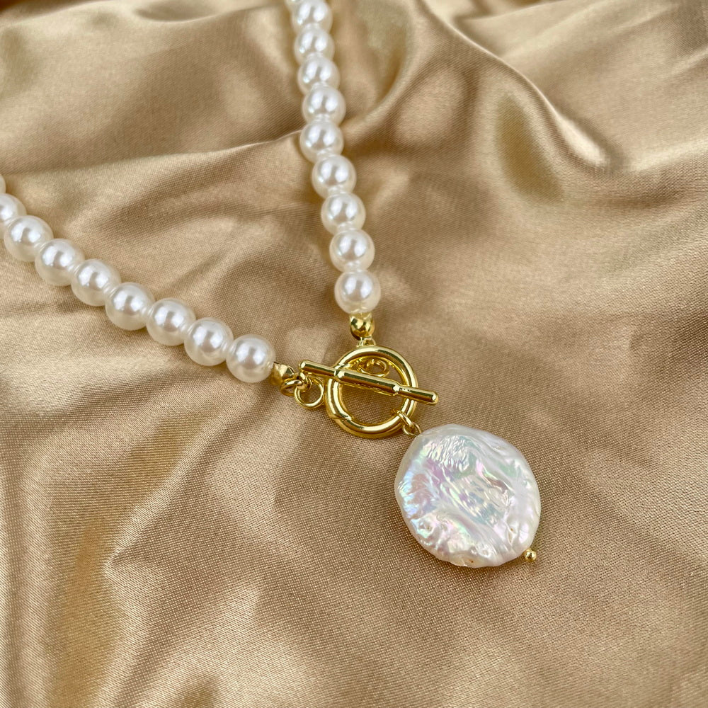 PEARL PENDENT NECKLACE